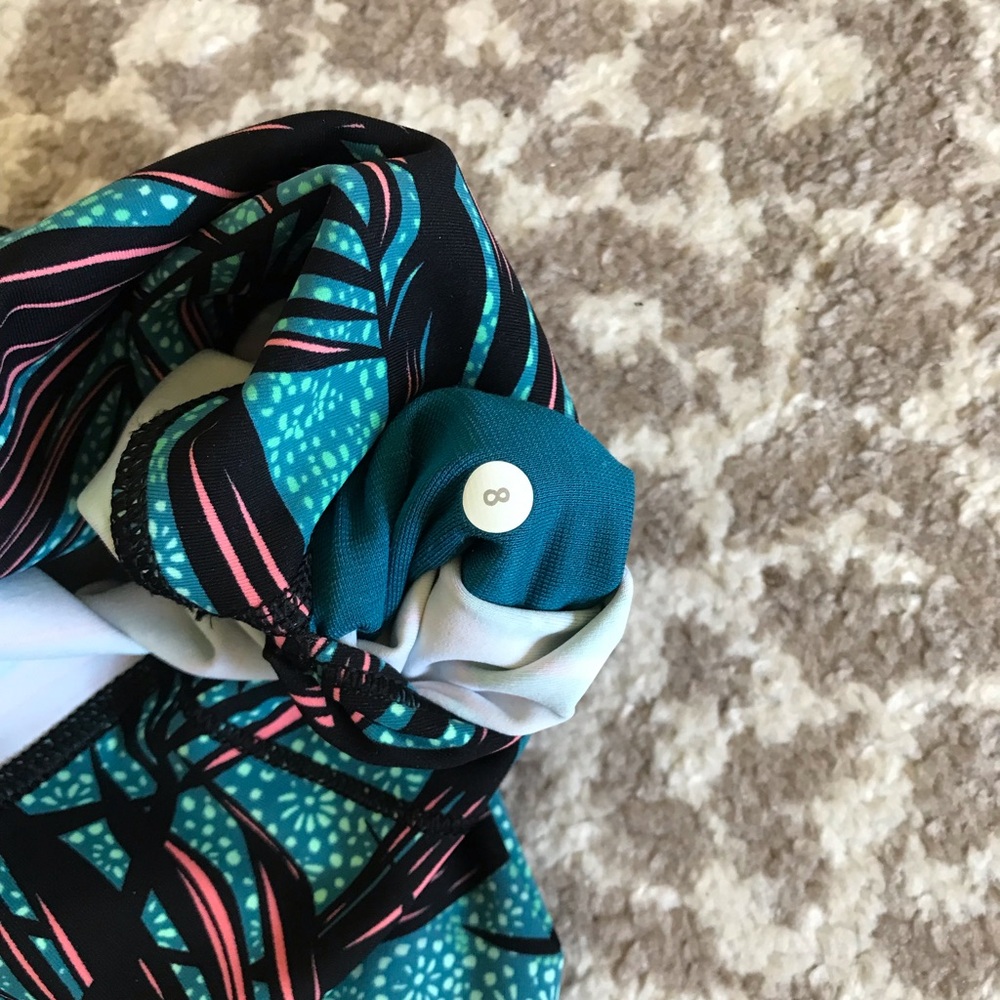 Lululemon High Times Leggings, Tropical Palm Lace Tofino Teal Multi, Size 8 - Picture 9 of 11